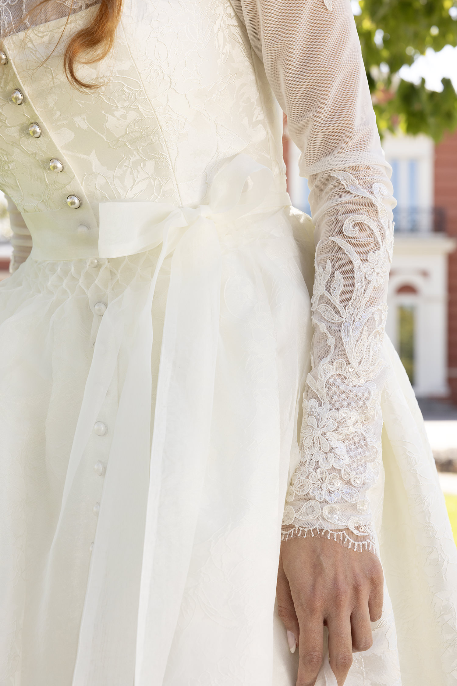 Dirndl-grembiule-modello-este-organza-avorio-punto-smock